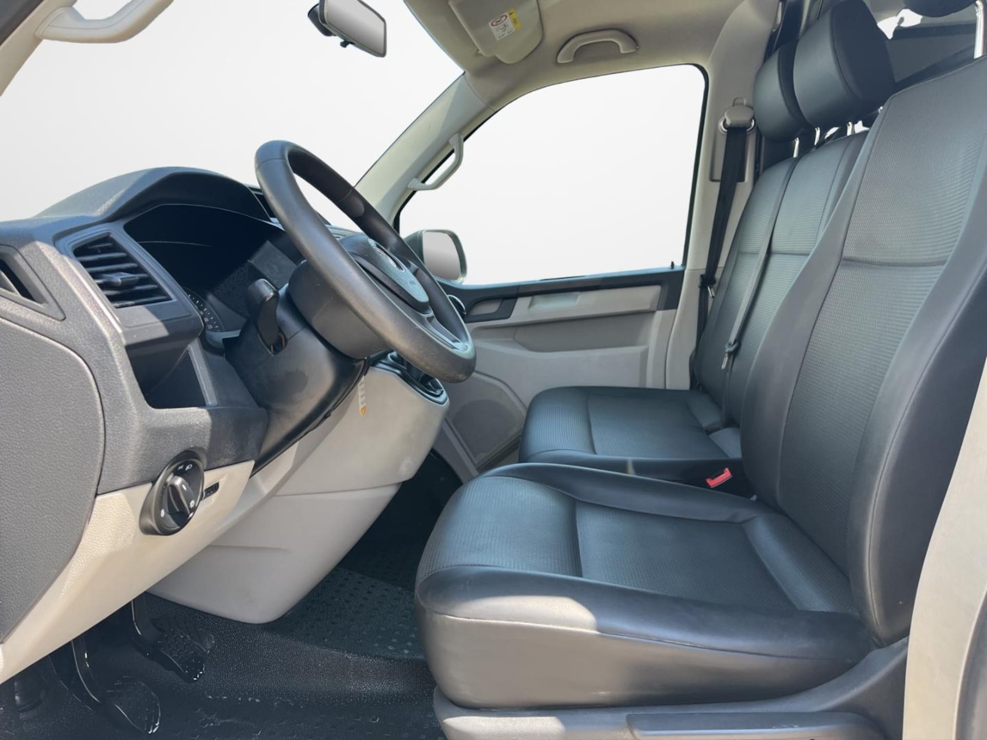 Volkswagen T6 Transporter Kasten langer Radstand