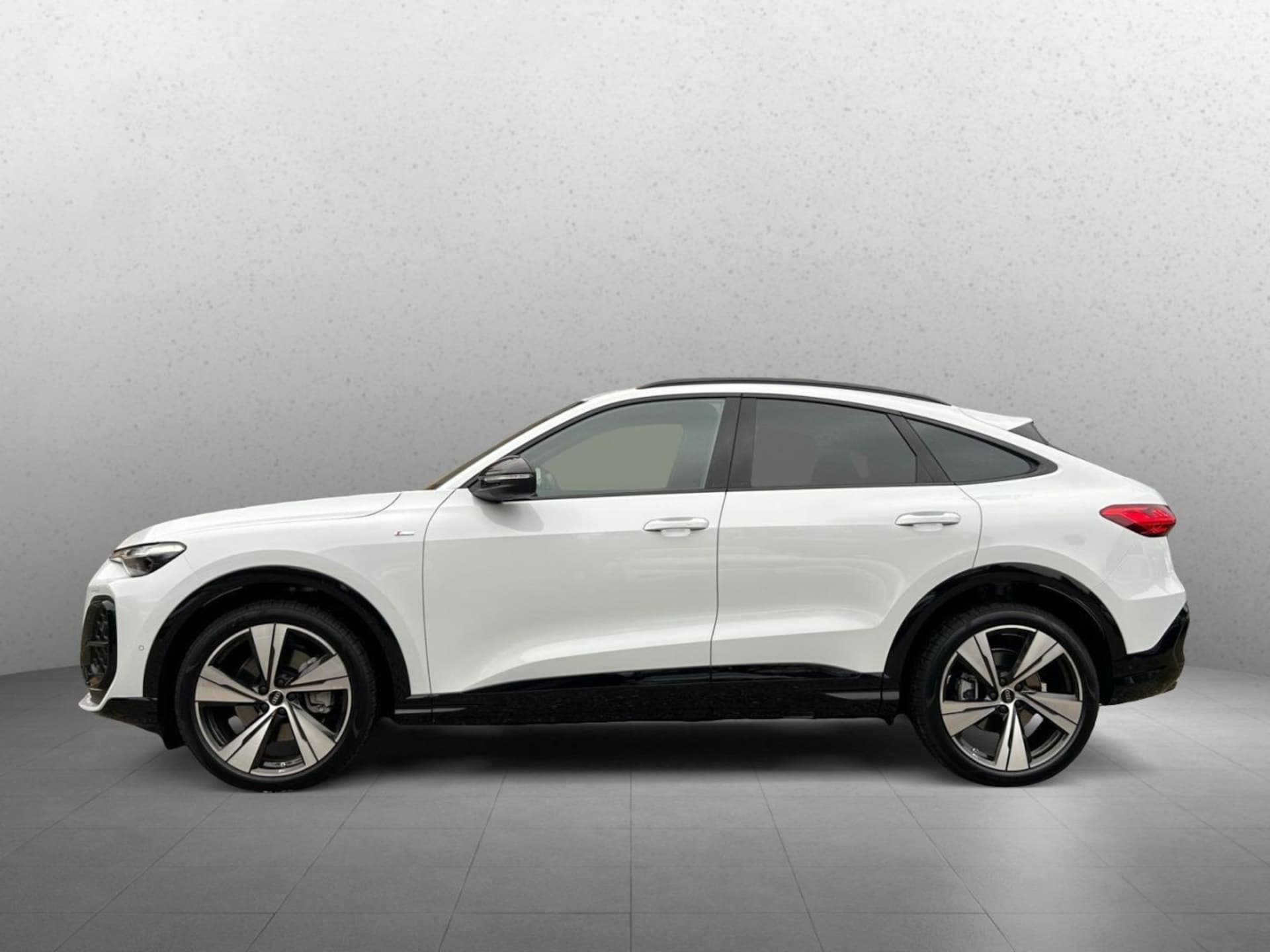 Audi Q5 Sportback edition one