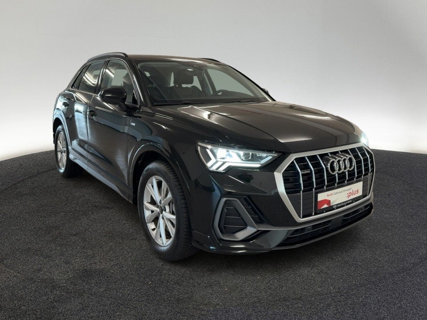 Bild über Audi Q3 S line 40 TDI quattro S tronic - für weitere Informationen kontaktieren Sie den Audi Partner