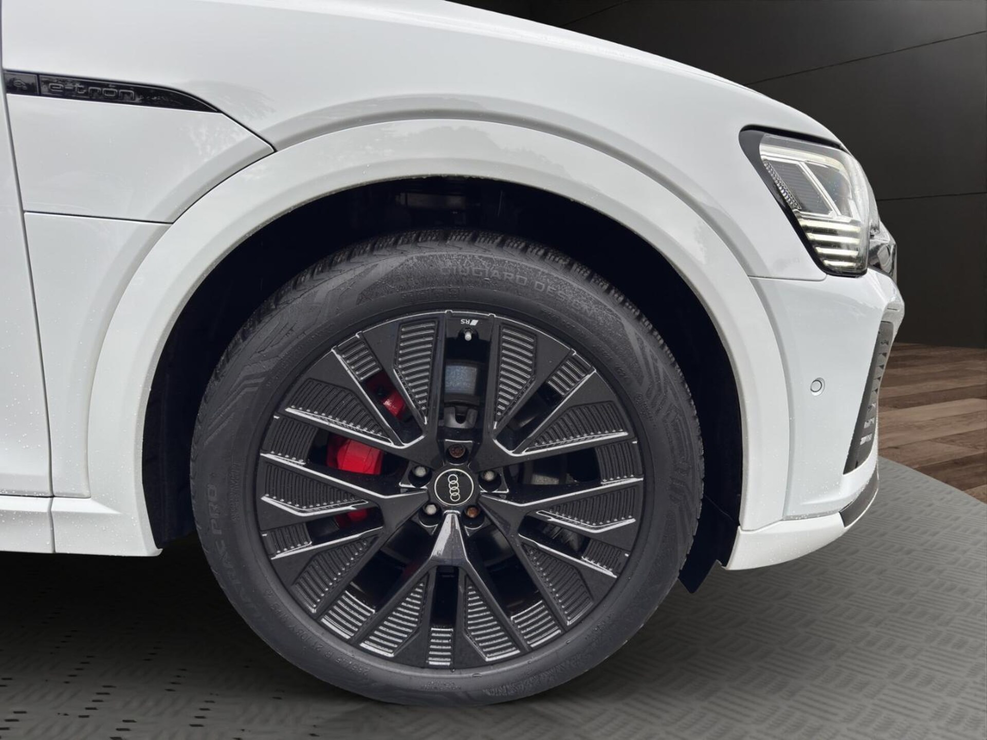 Audi Q8 e-tron S line