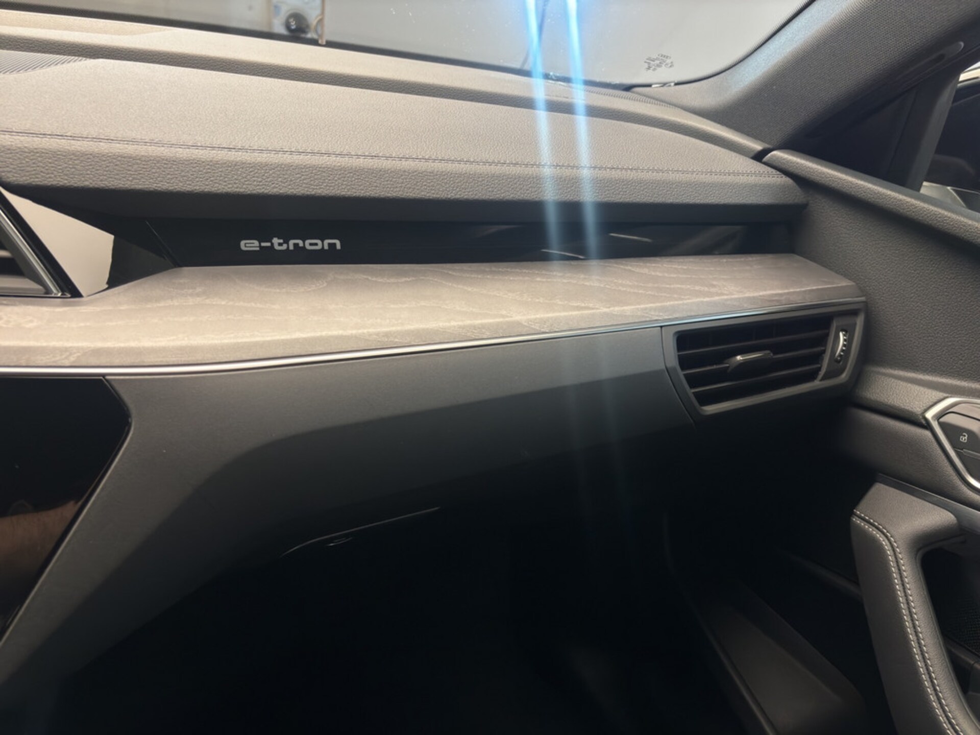 Audi Q8 e-tron S line