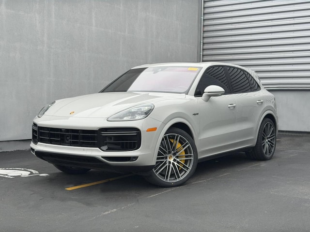 2020 Porsche Cayenne E-Hybrid Coupe