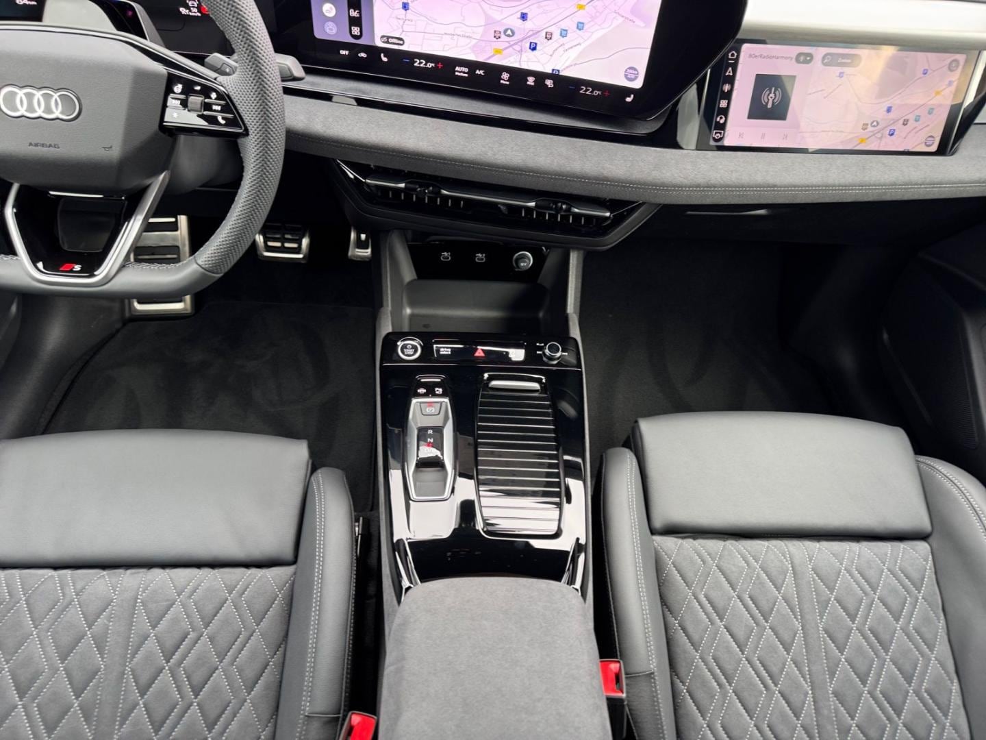 Bild über Audi Q6 Sportback e-tron e-tron quattro 315 kW - für weitere Informationen kontaktieren Sie den Audi Partner