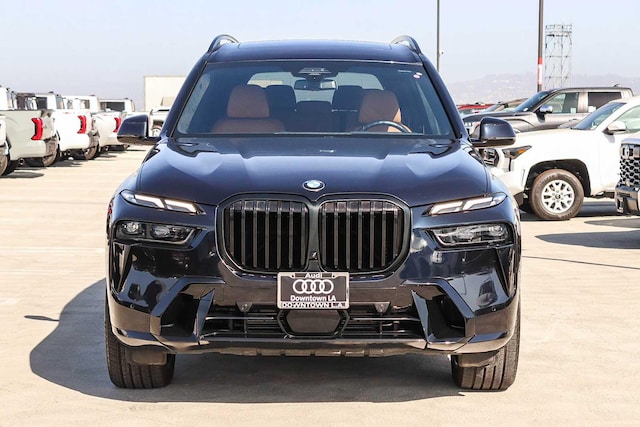 2023 BMW X7