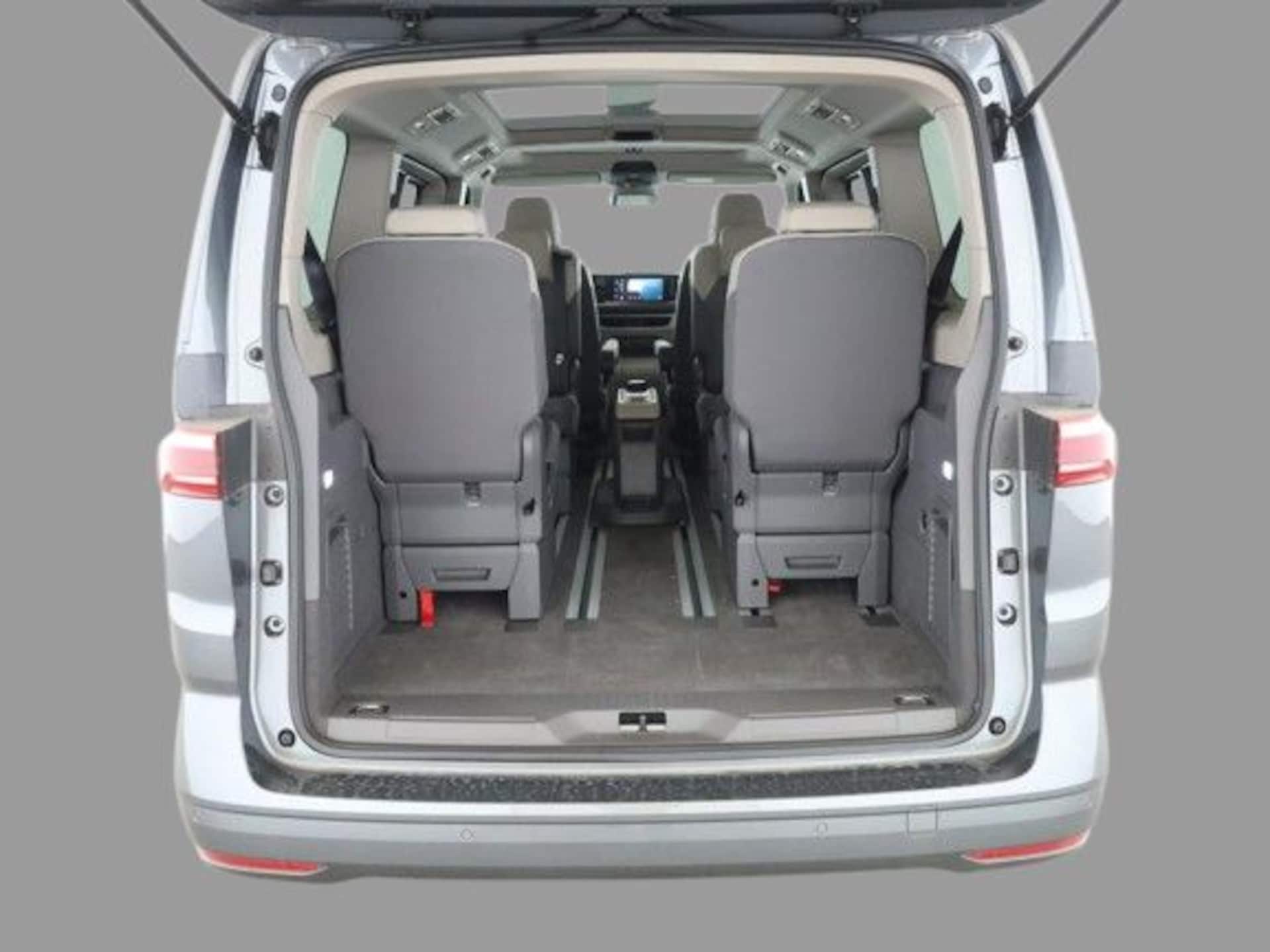 Volkswagen Multivan Langversion Basis-Modell