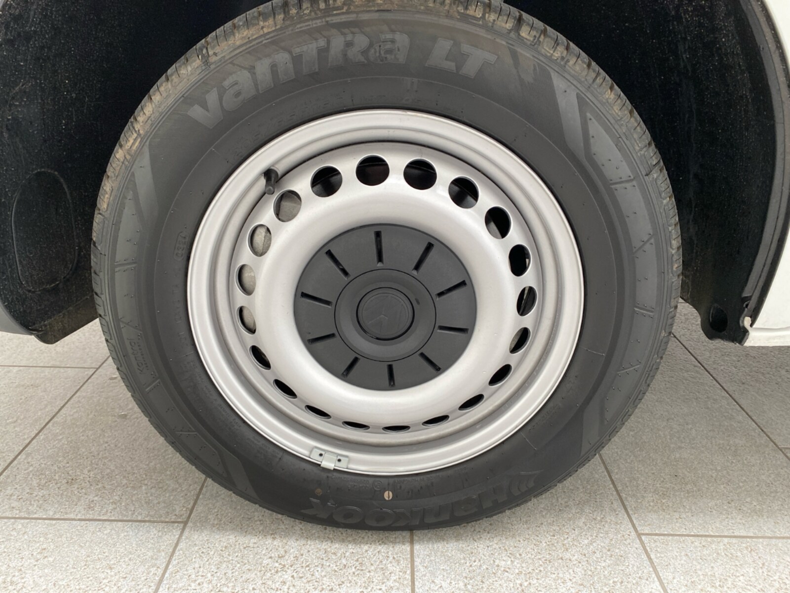 Volkswagen T6.1 Transporter Kombi langer Radstand – Bild 5