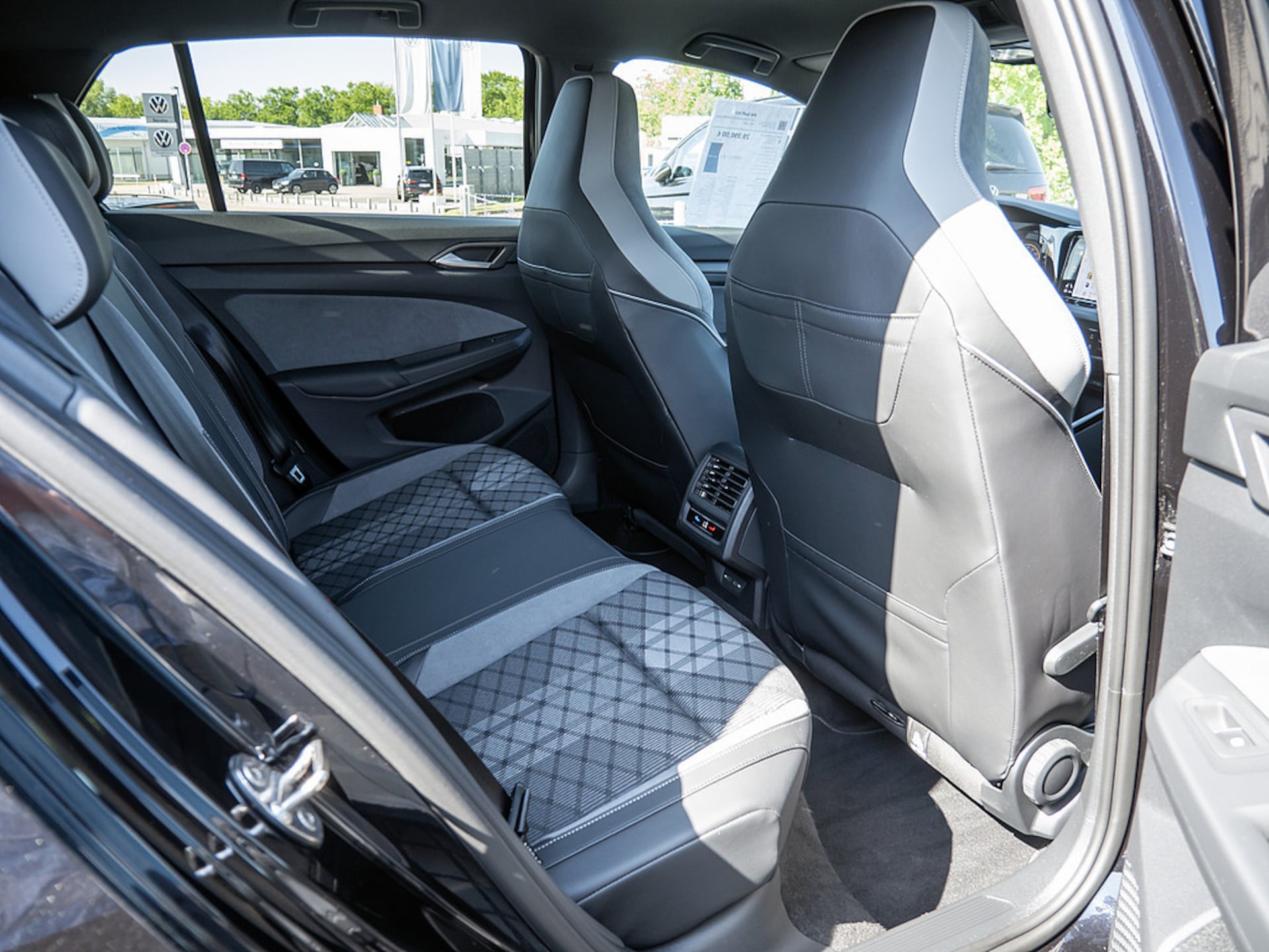 Volkswagen Golf R-Line