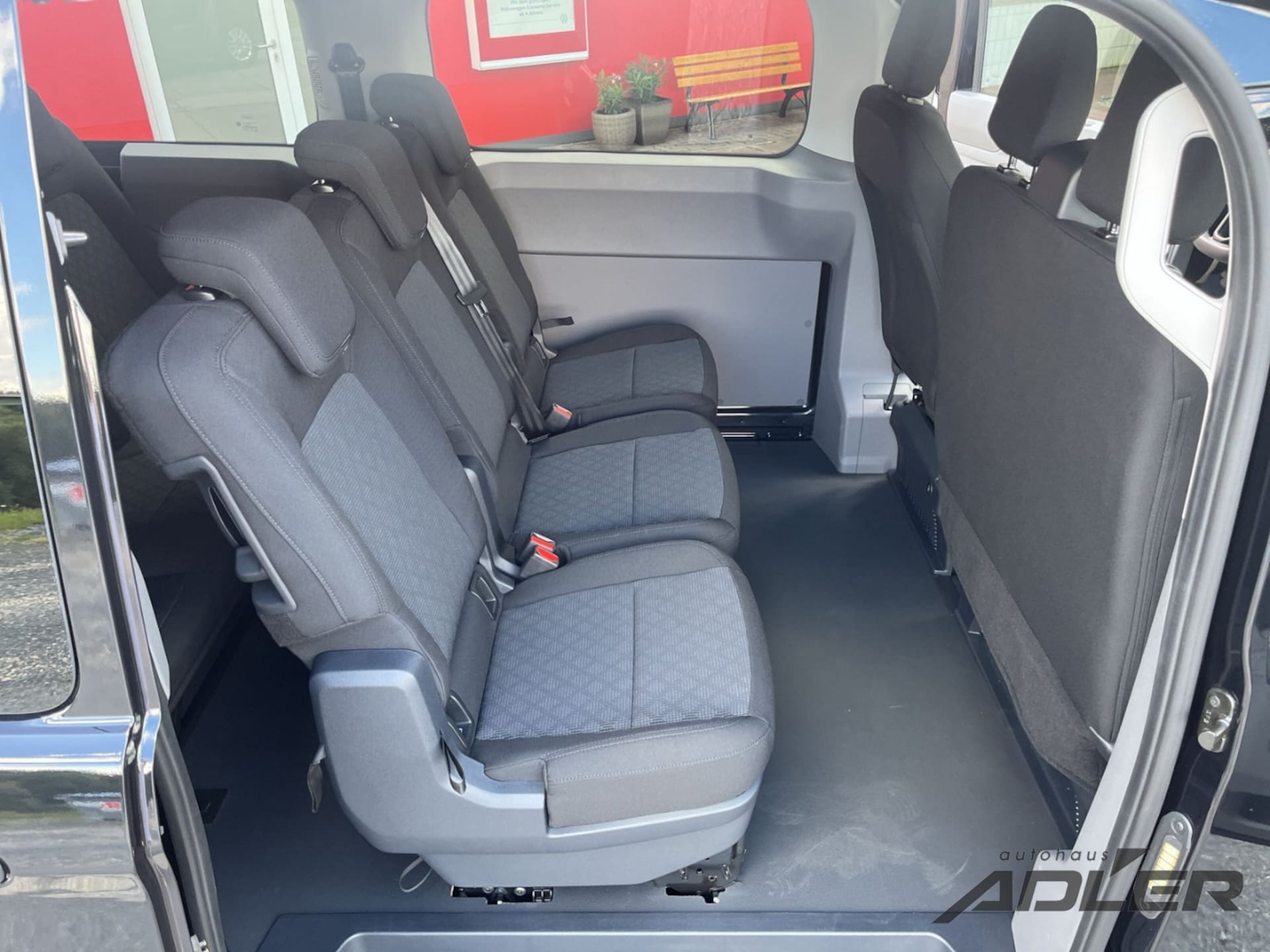 Volkswagen Transporter Kombi langer Radstand