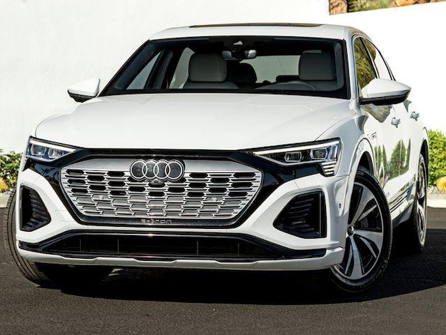Photo of 2024 Audi Q8 Sportback e-tron 