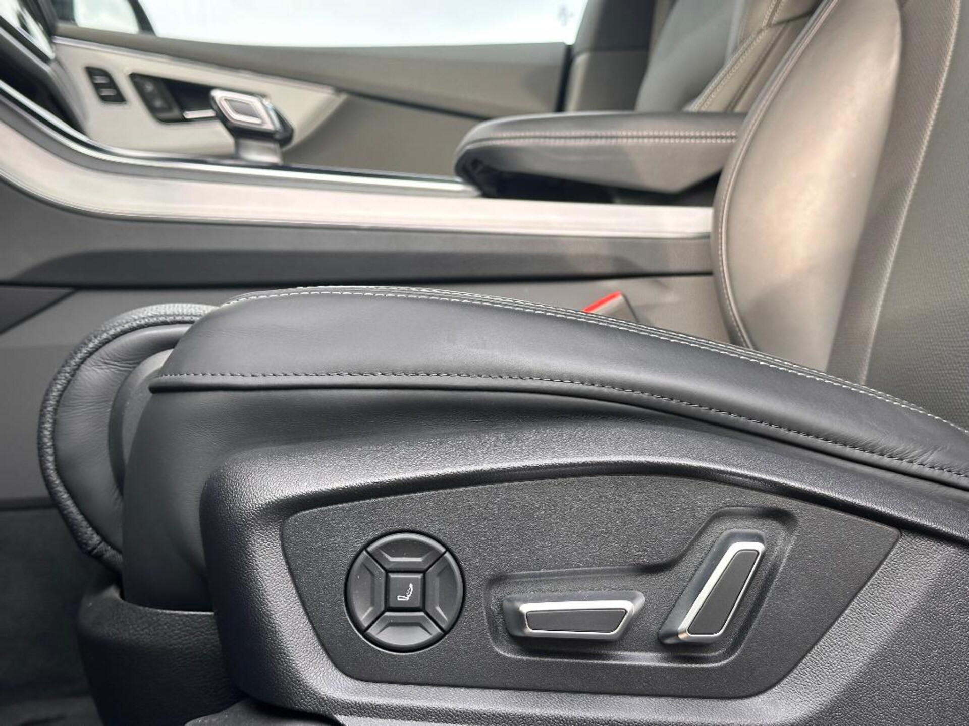 Audi Q8 SUV