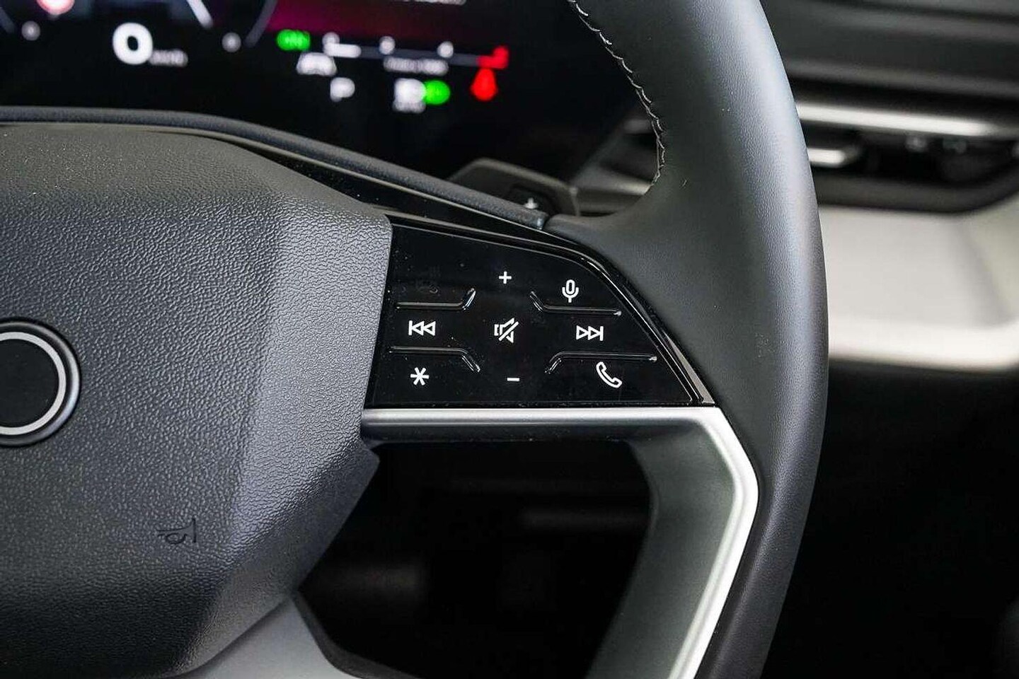 Image about Audi Q5 SUV TDI quattro 150 kW