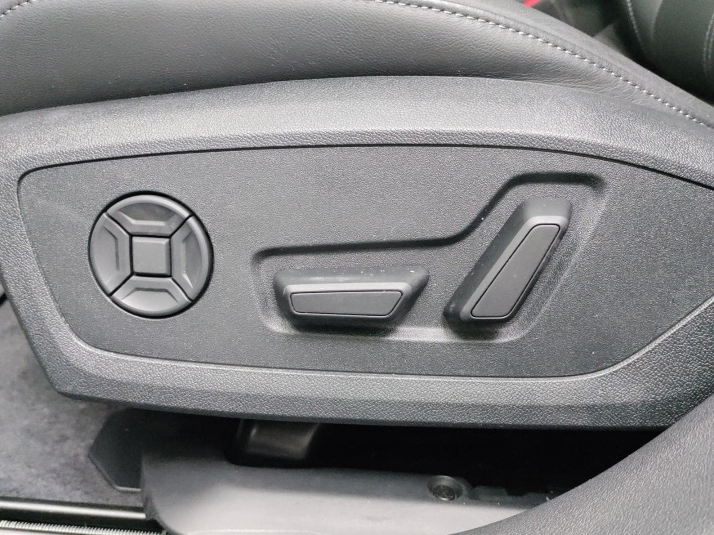 Bild über Audi A5 Avant TDI 150 kW S tronic - für weitere Informationen kontaktieren Sie den Audi Partner