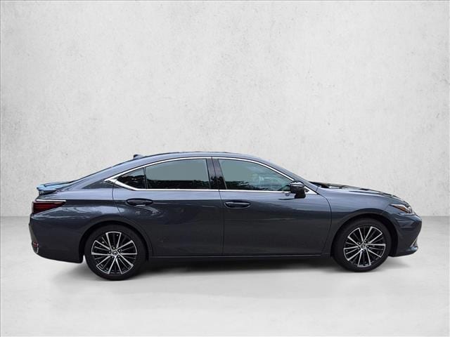 2025 Lexus ES 300h