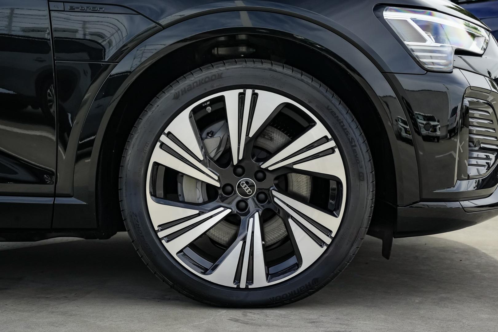 Image about Audi Q8 e-tron 55 e-tron quattro Launch Edition 300,00 kW