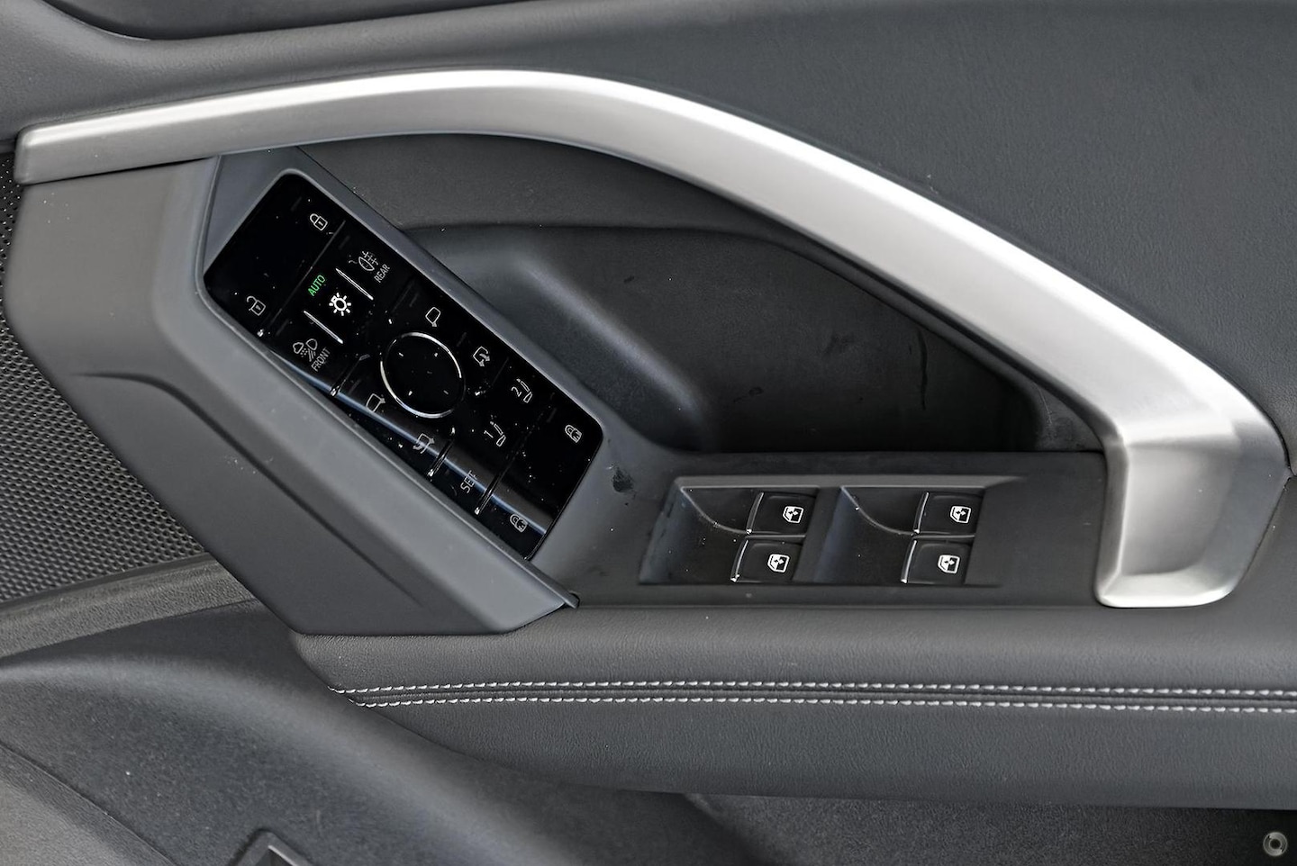 Image about Audi Q5 SUV TDI quattro 150 kW sport