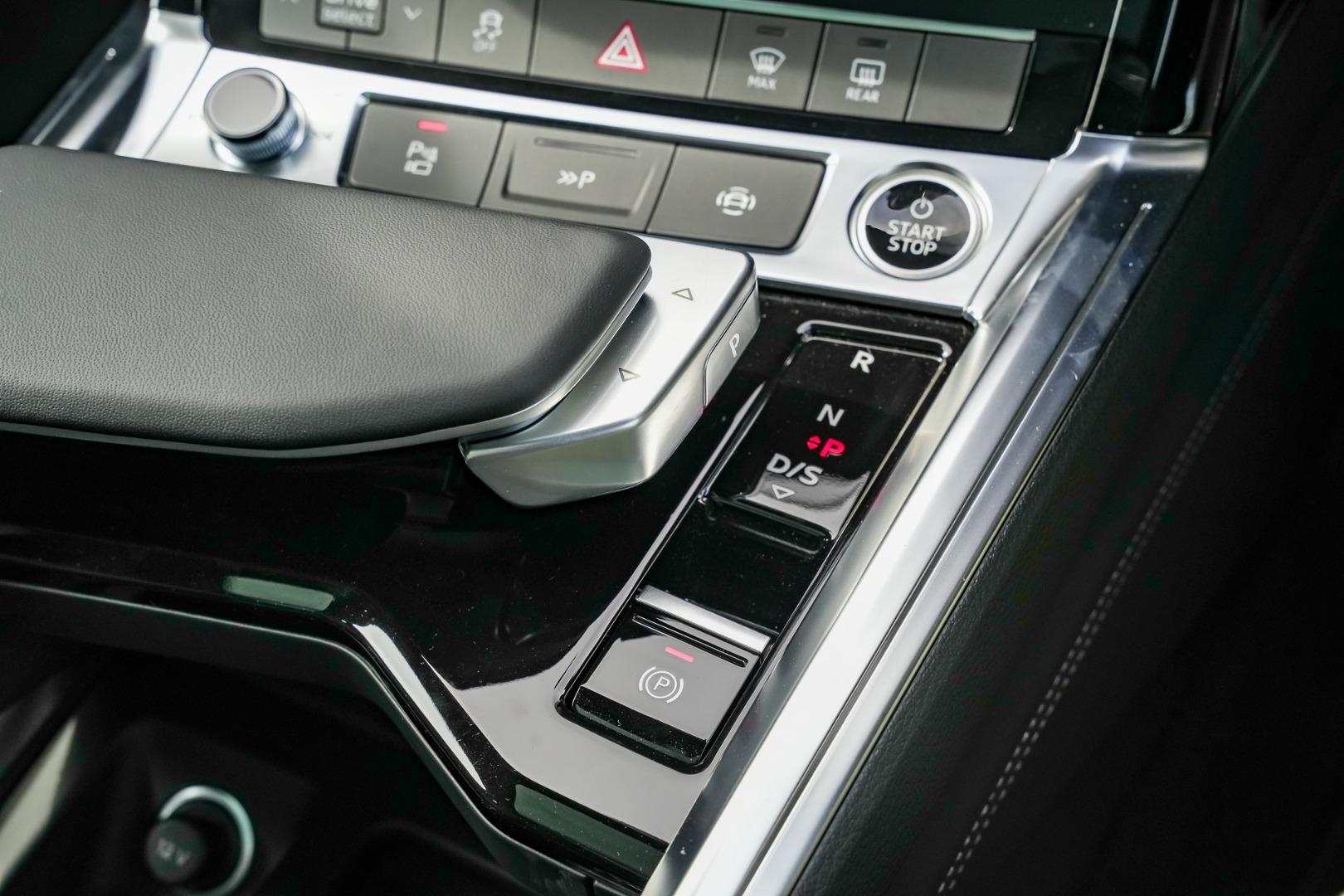 Image about Audi Q8 e-tron 55 e-tron quattro Launch Edition 300,00 kW