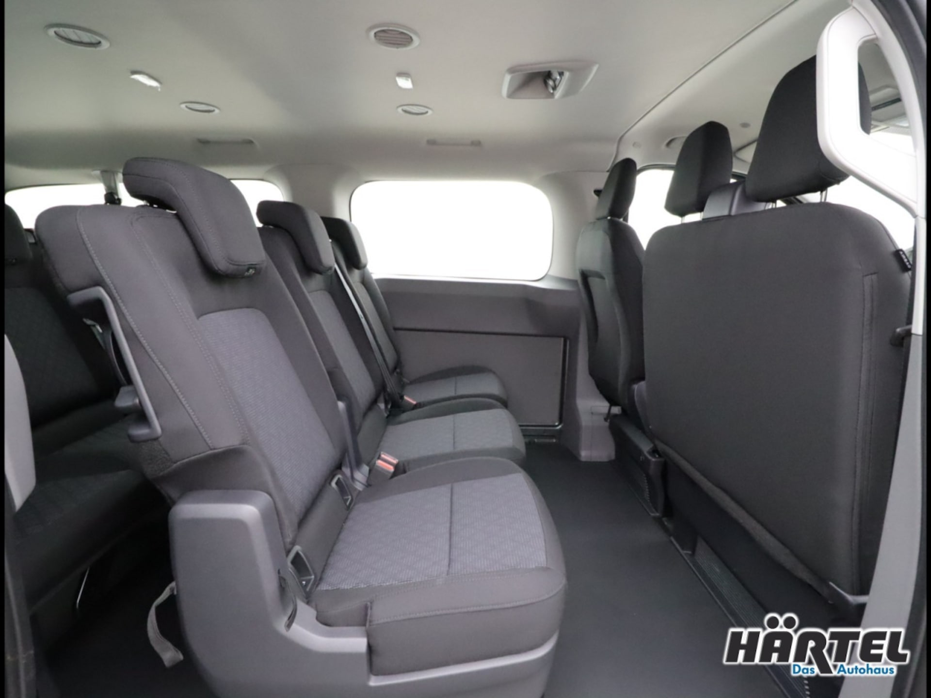 Volkswagen Transporter Kombi langer Radstand