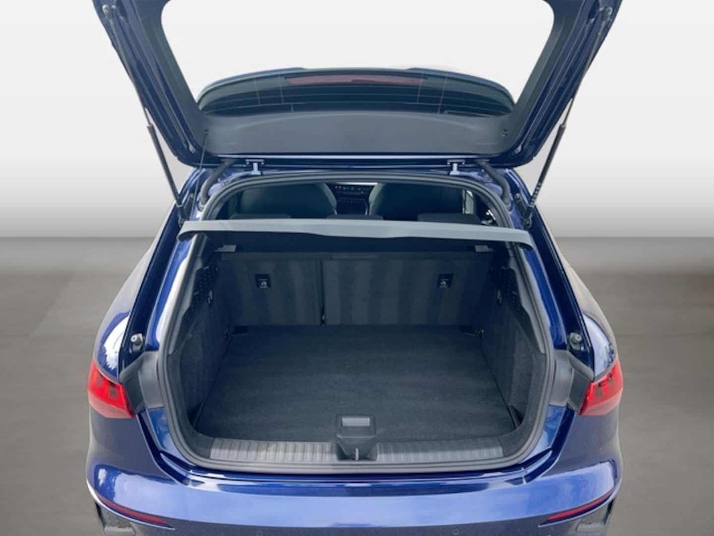 Bild über Audi A3 Sportback S line 35 TFSI S tronic - für weitere Informationen kontaktieren Sie den Audi Partner