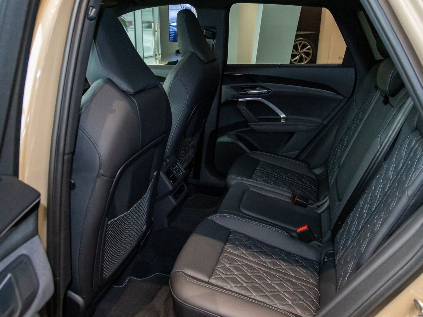 Bild über Audi Q5 SUV TDI quattro 150 kW S tronic - für weitere Informationen kontaktieren Sie den Audi Partner