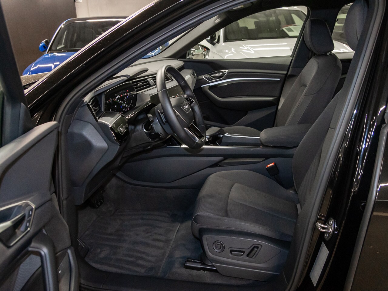 Image about Audi Q8 e-tron advanced 55 e-tron quattro