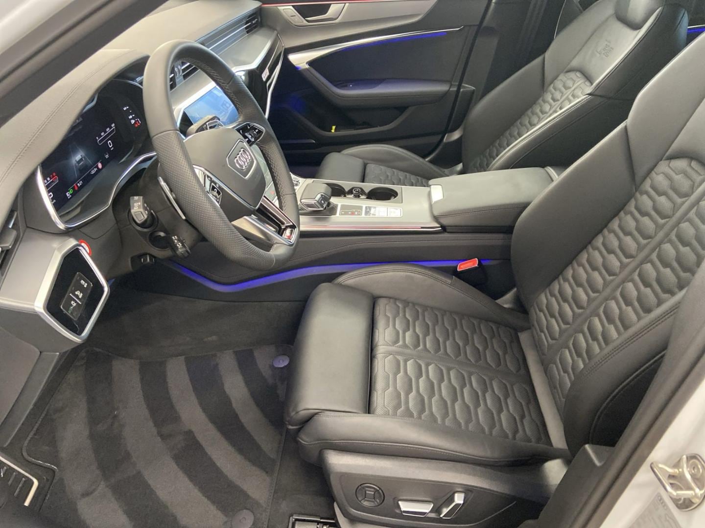 Bild über Audi RS 6 Avant TFSI quattro tiptronic - für weitere Informationen kontaktieren Sie den Audi Partner
