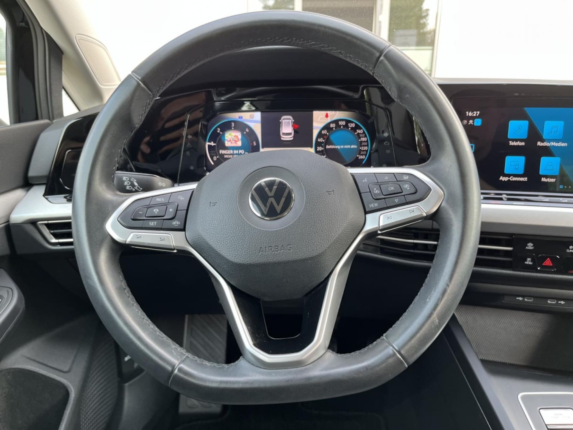 Volkswagen Golf Variant Life