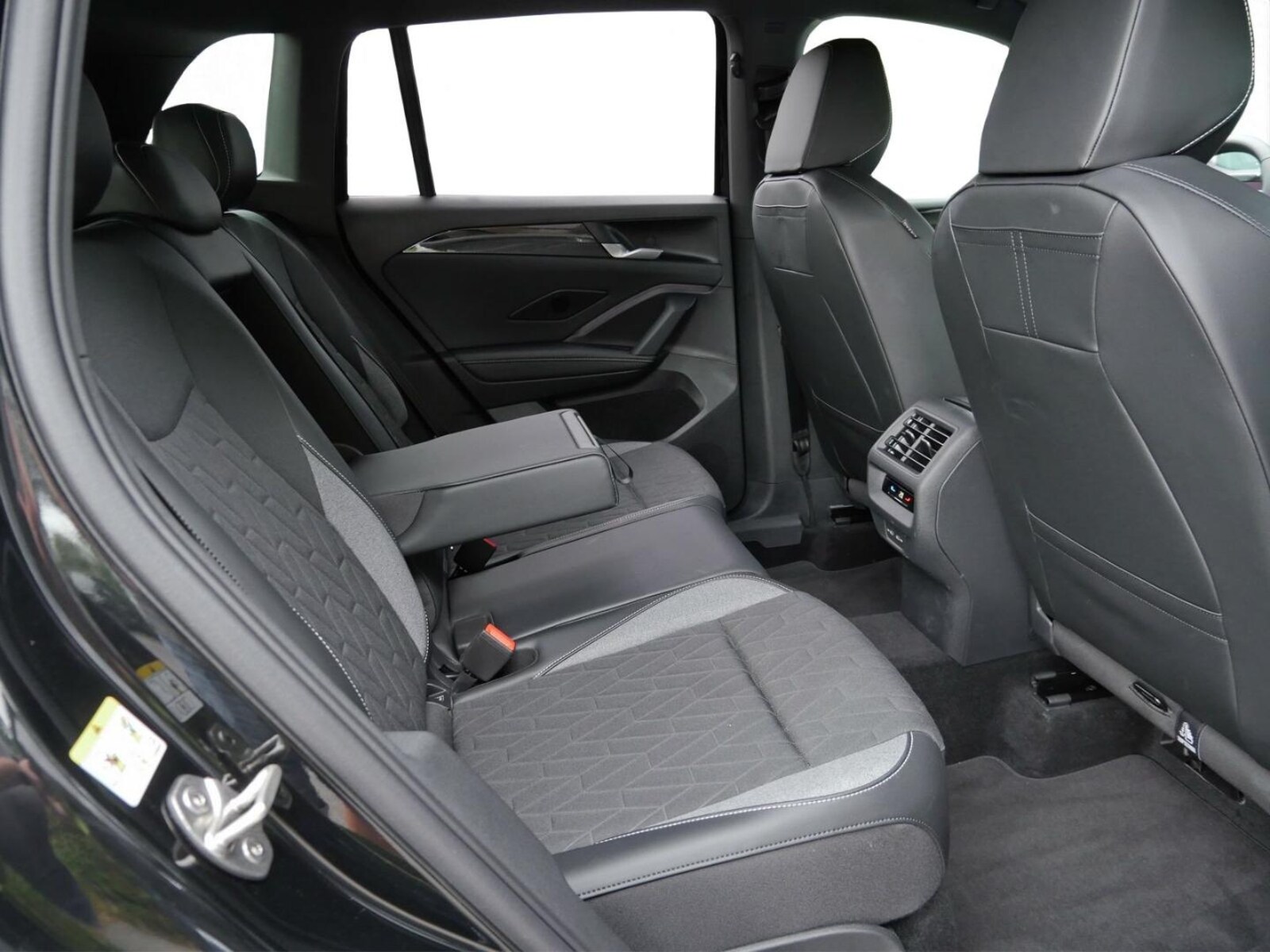 Volkswagen Tiguan – Bild 16