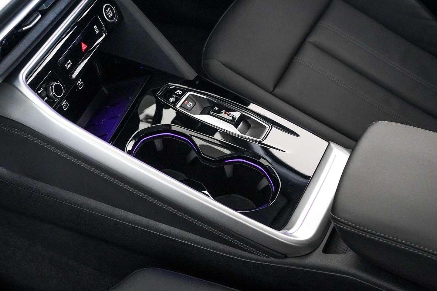 Image about Audi Q5 SUV TDI quattro 150 kW