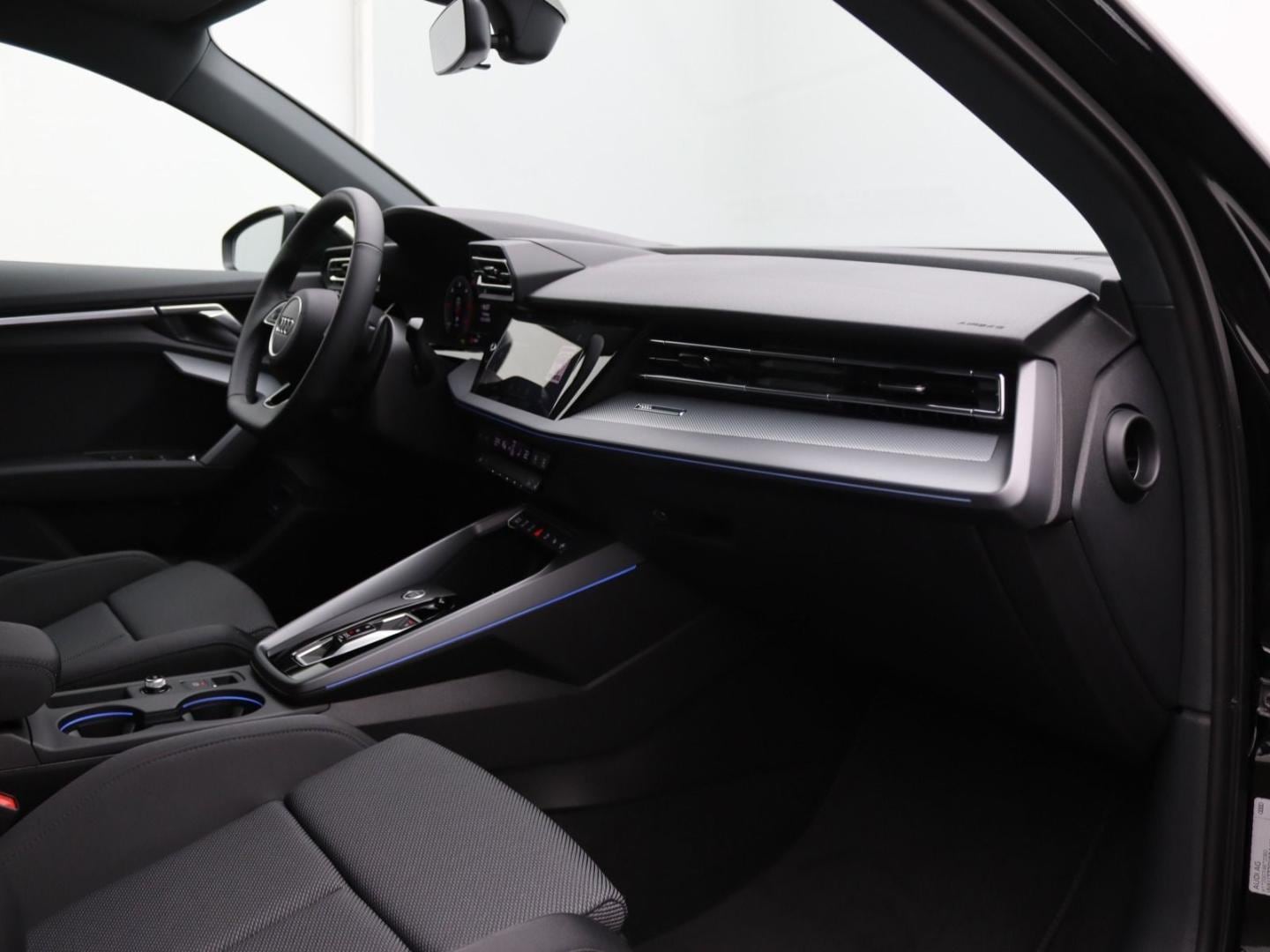 Bild über Audi A3 Sportback S line 35 TDI S tronic - für weitere Informationen kontaktieren Sie den Audi Partner