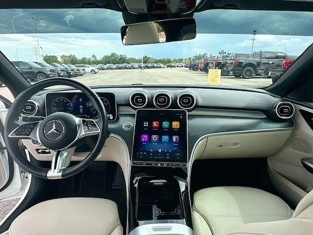 2025 Mercedes-Benz C 300