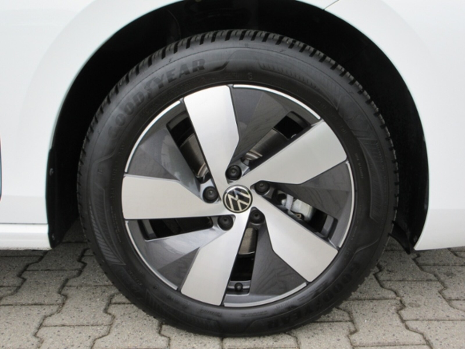 Volkswagen Passat – Bild 6