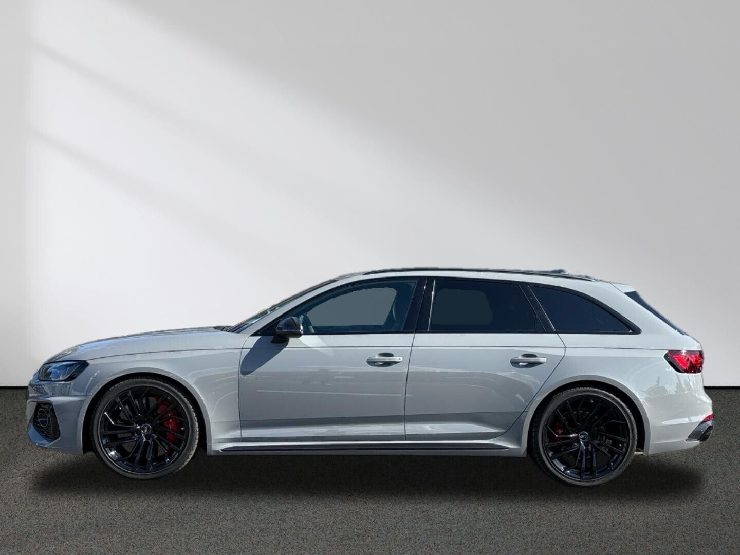 Image about Audi RS 4 Avant TFSI quattro tiptronic