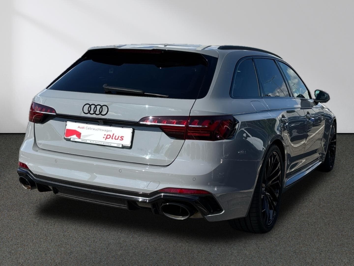 Image about Audi RS 4 Avant TFSI quattro tiptronic