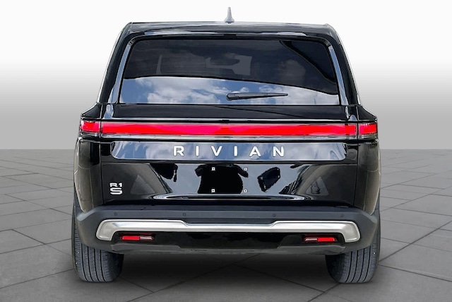 2026 Rivian R1S