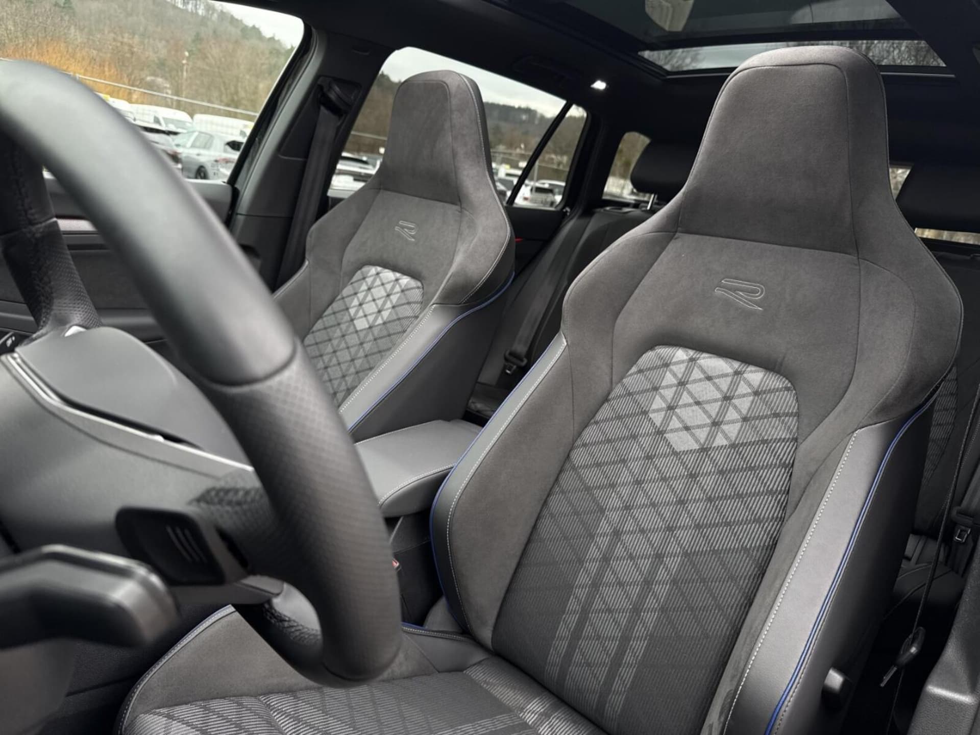 Volkswagen Golf Variant R-Line