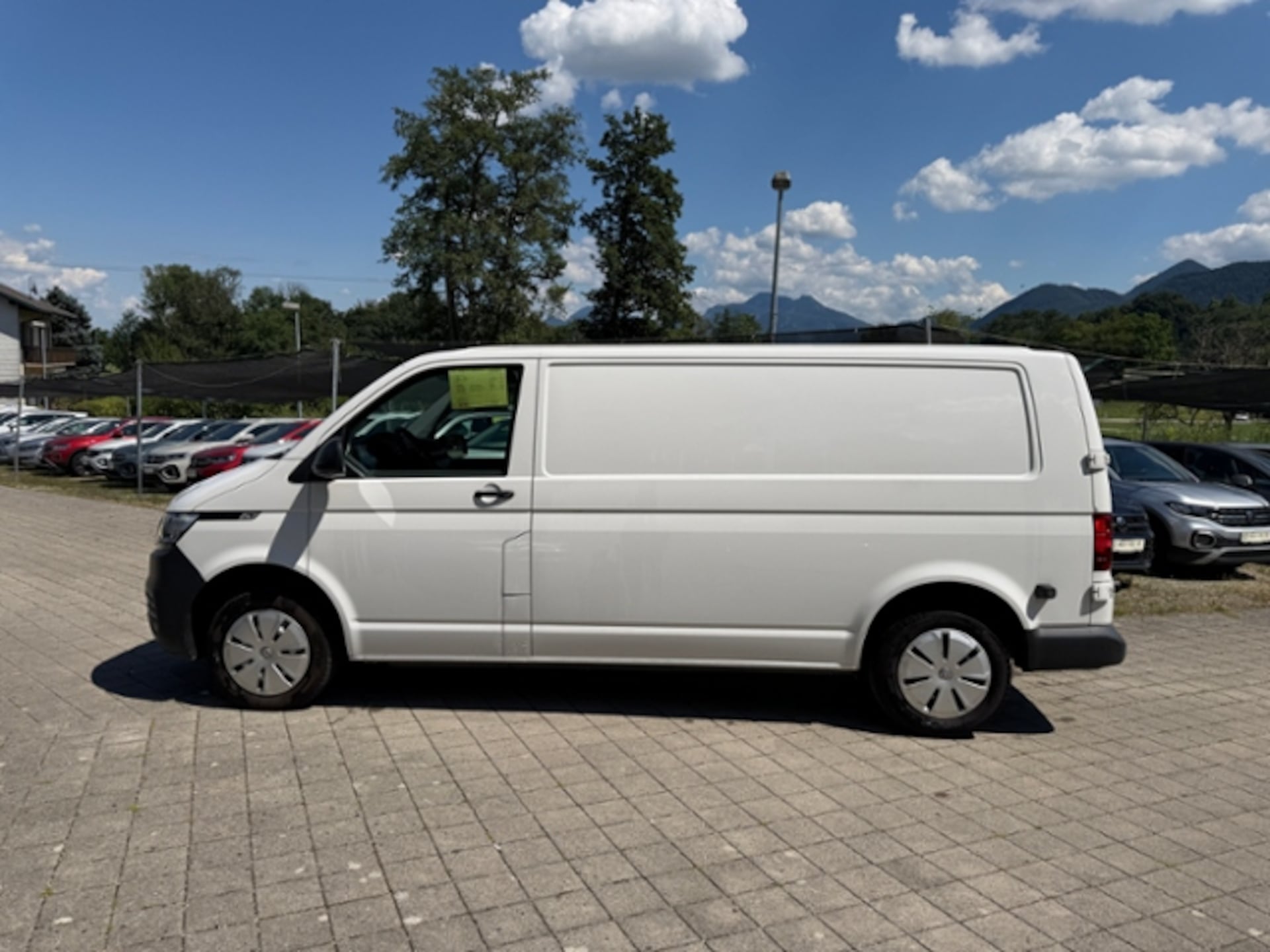 Volkswagen T6.1 Transporter Kasten langer Radstand