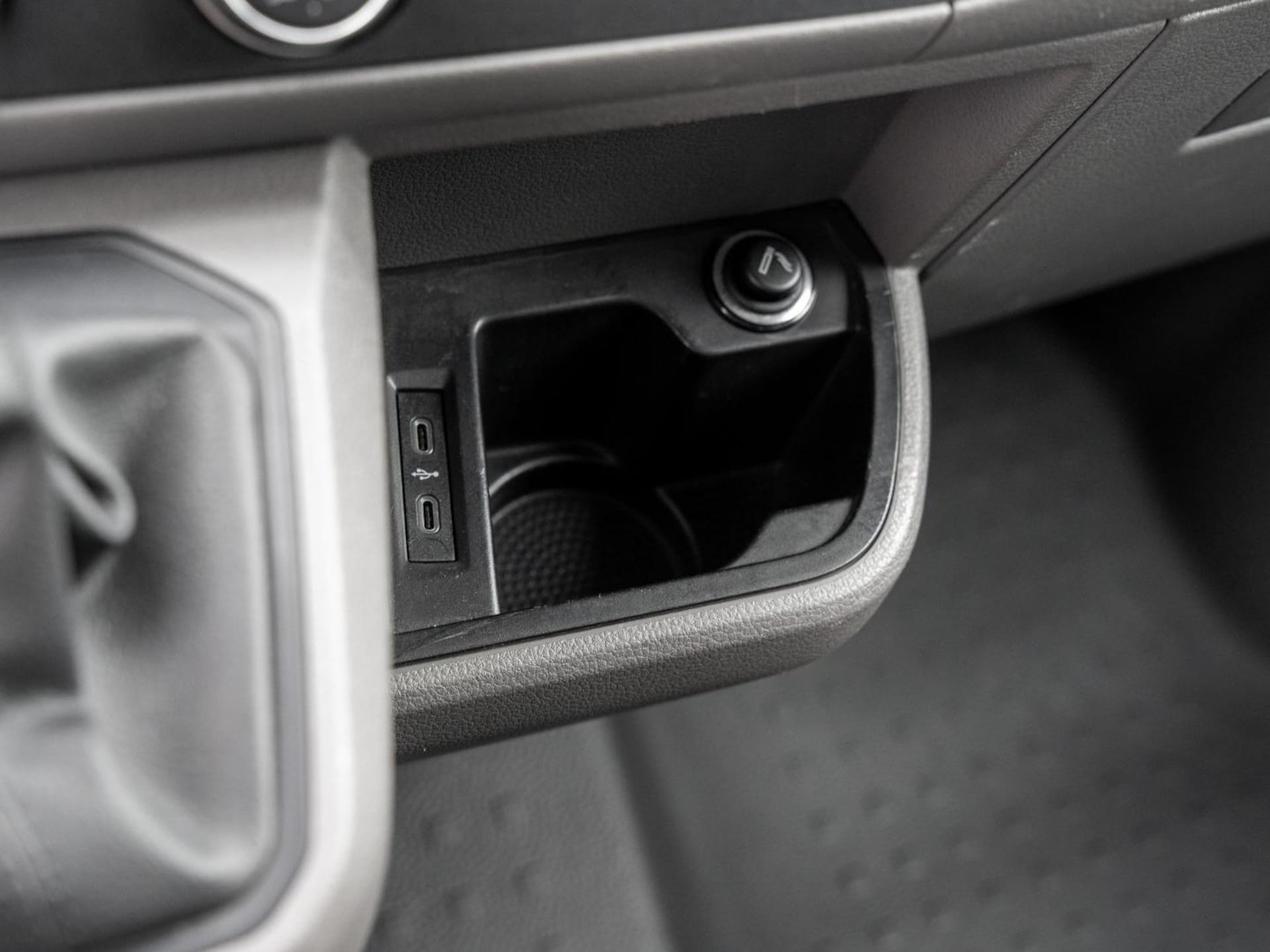Volkswagen T6.1 Transporter Kasten langer Radstand