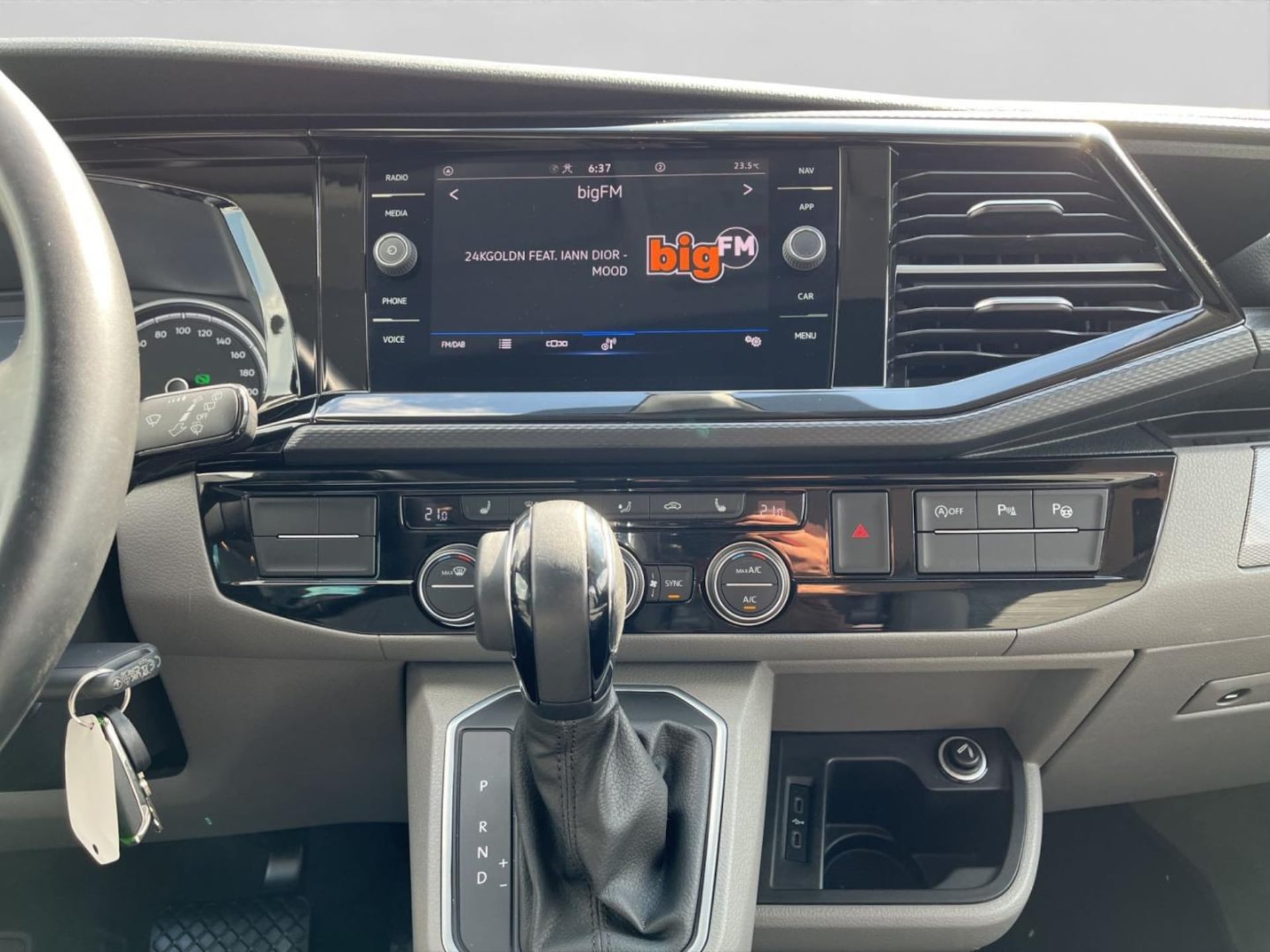 Volkswagen T6.1 California Ocean