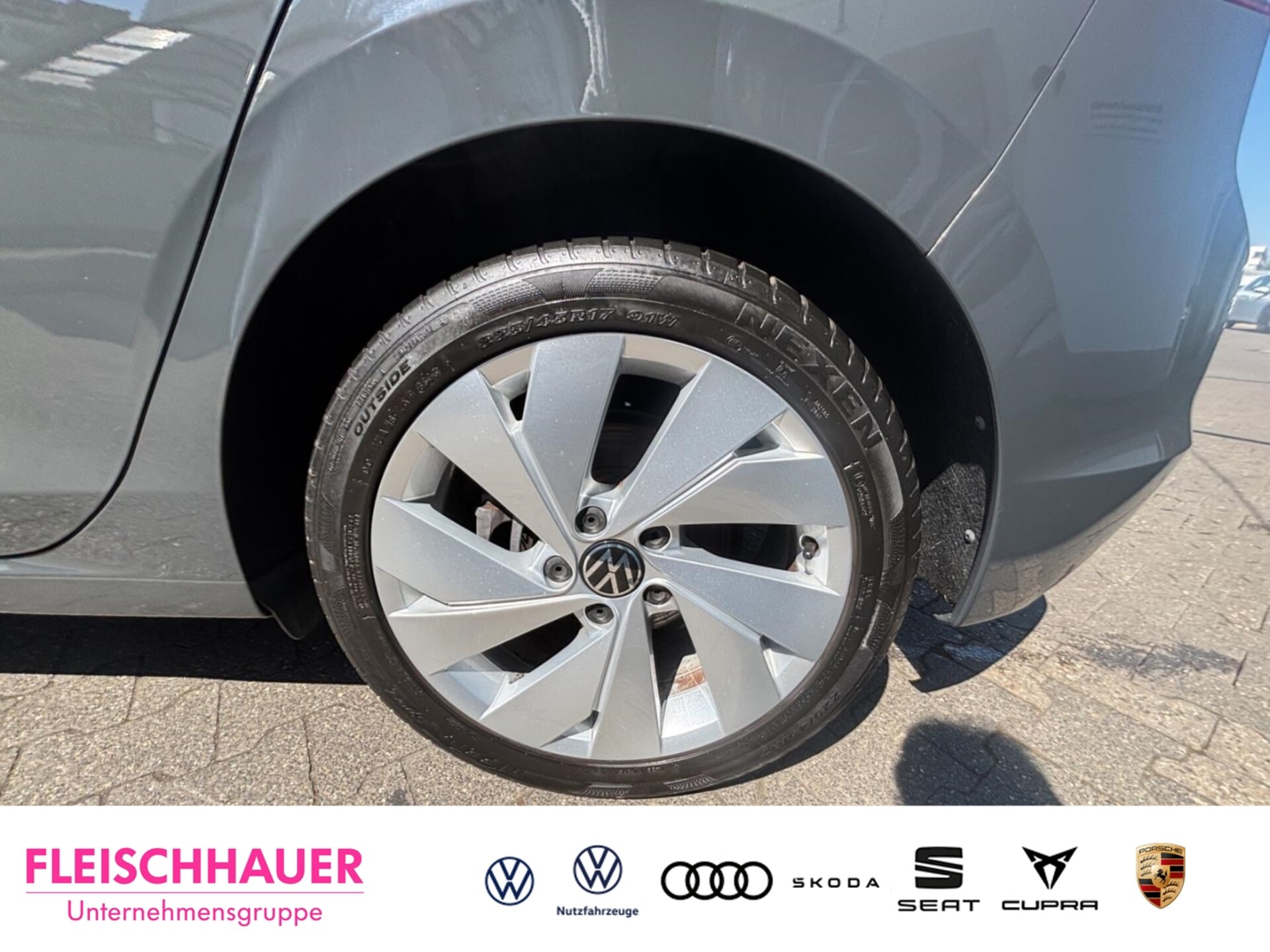 Volkswagen Golf Style