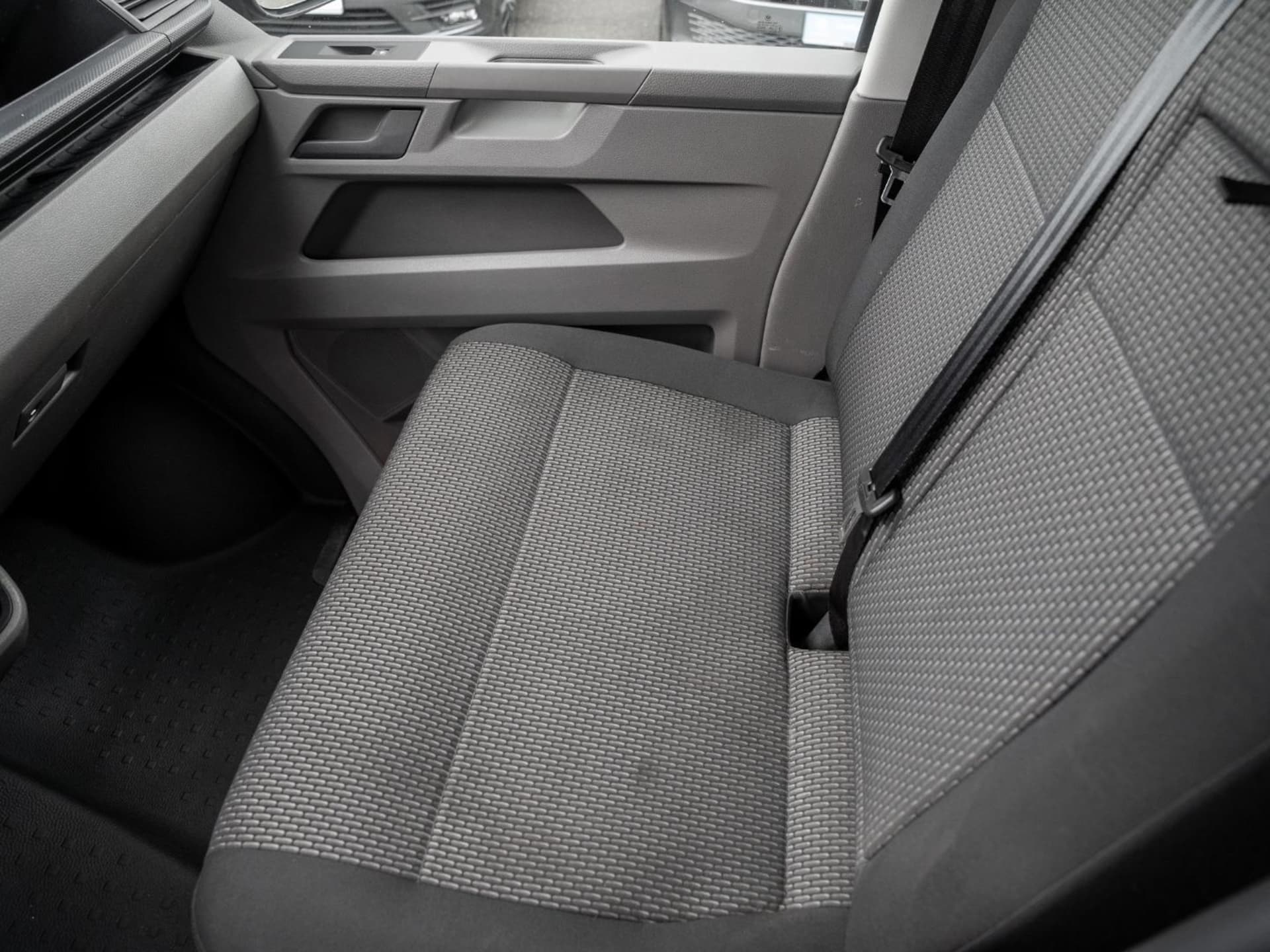 Volkswagen T6.1 Transporter Kasten langer Radstand