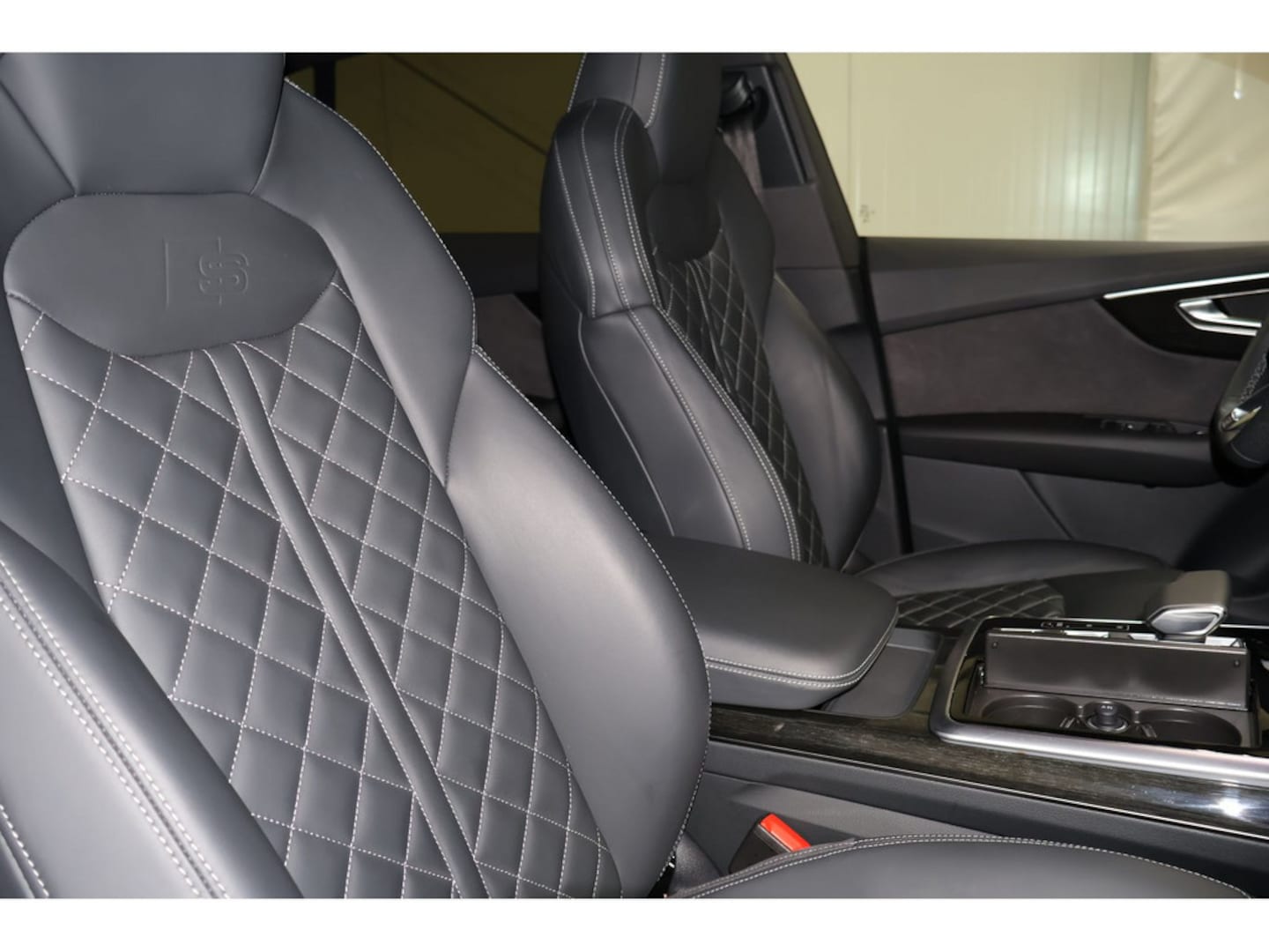 Bild über Audi Q8 SUV 50 TDI quattro tiptronic - für weitere Informationen kontaktieren Sie den Audi Partner