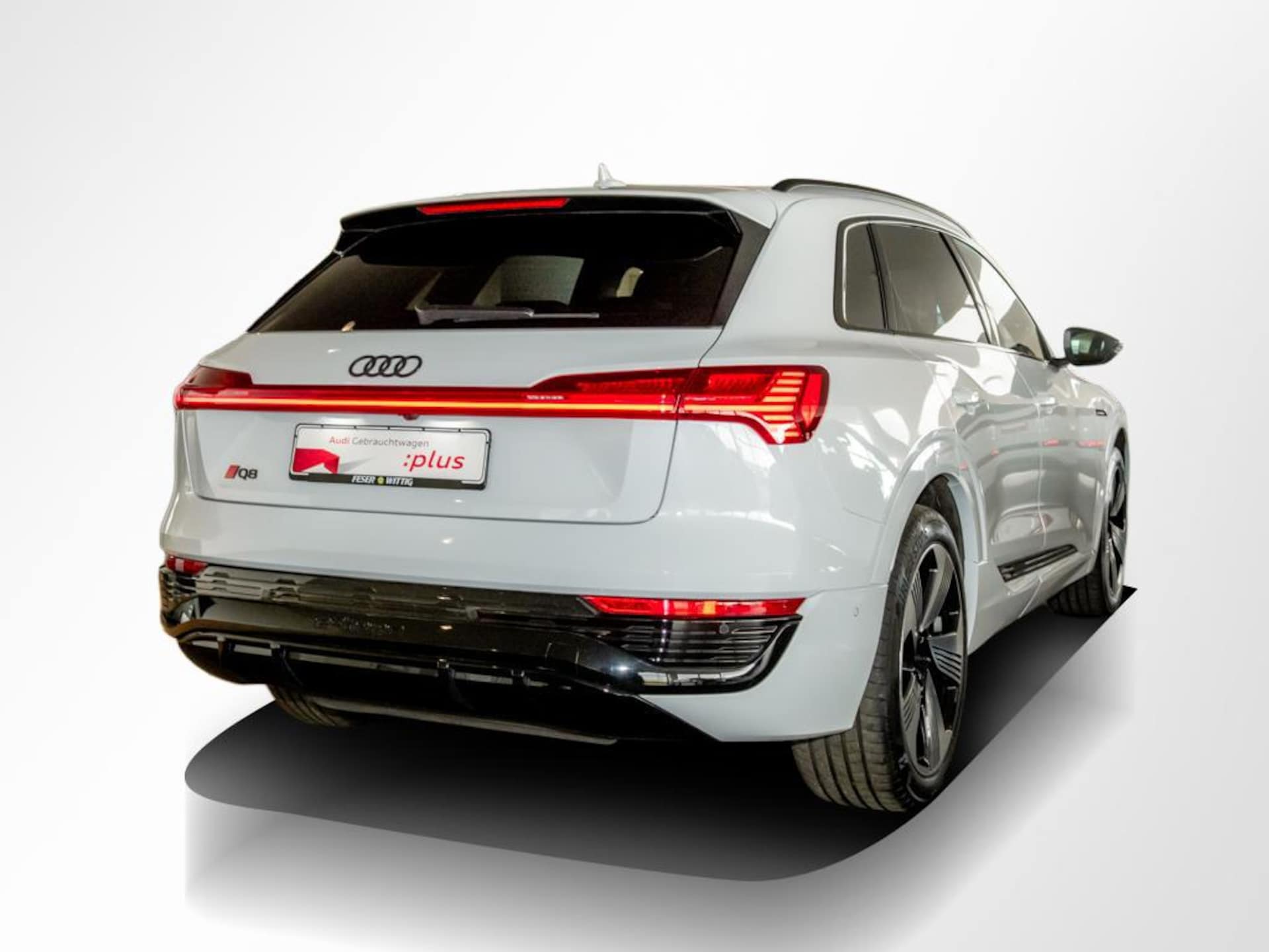 Audi Q8 e-tron S line
