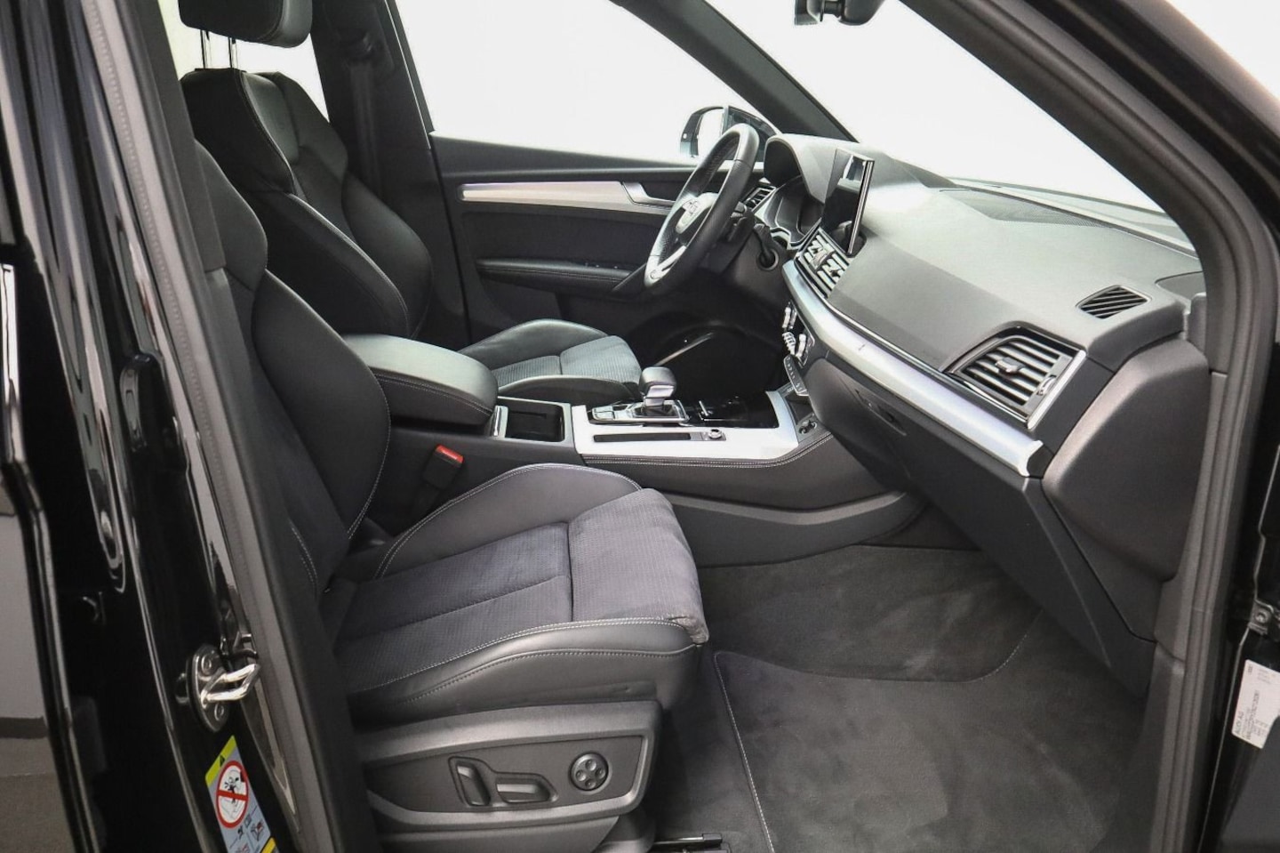 Bild über Audi Q5 Sportback 45 TFSI quattro S tronic - für weitere Informationen kontaktieren Sie den Audi Partner
