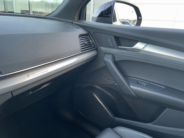 2025 Audi Q5 Premium - Photo 11