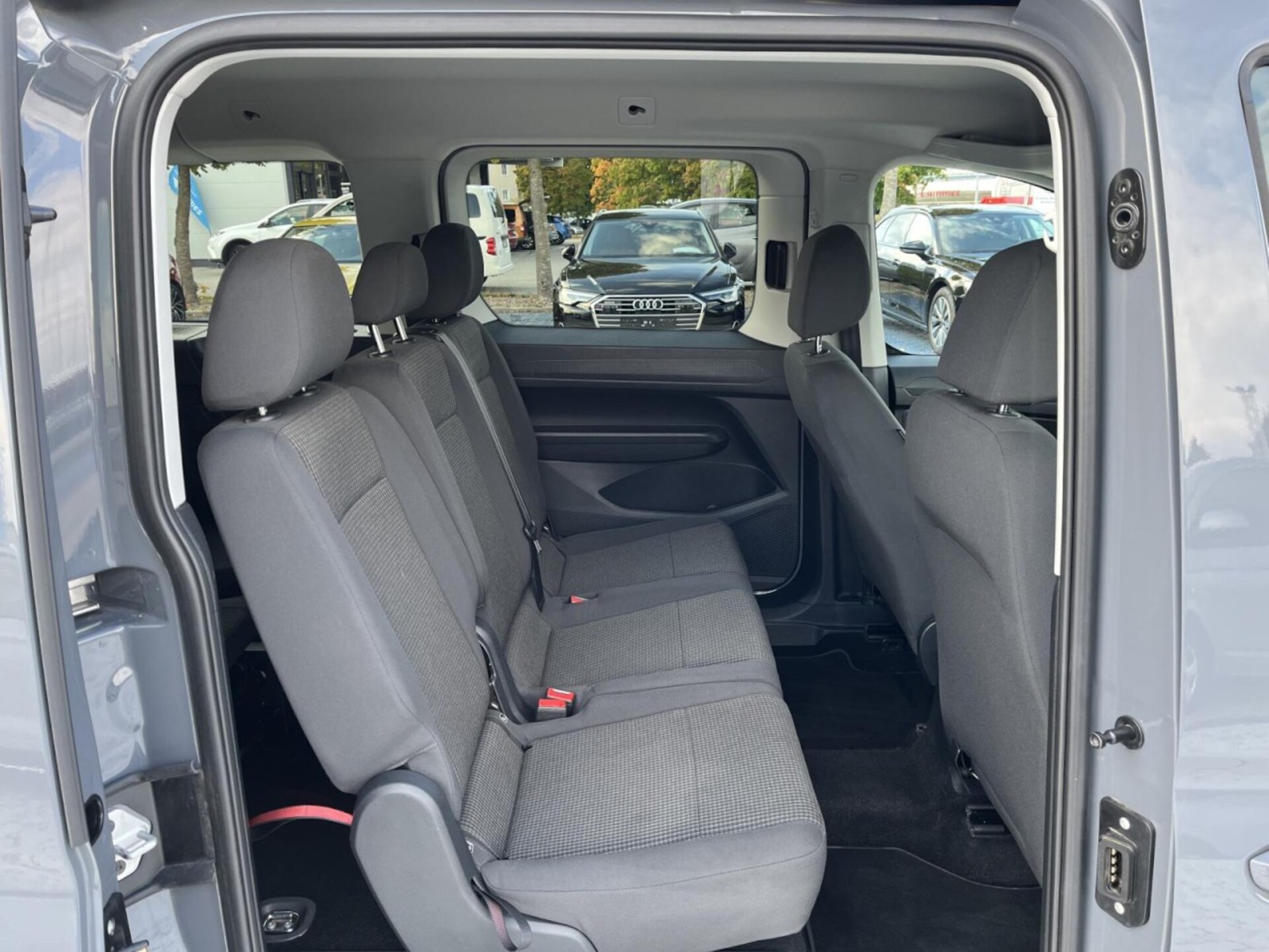 Volkswagen Caddy Maxi Basis-Modell