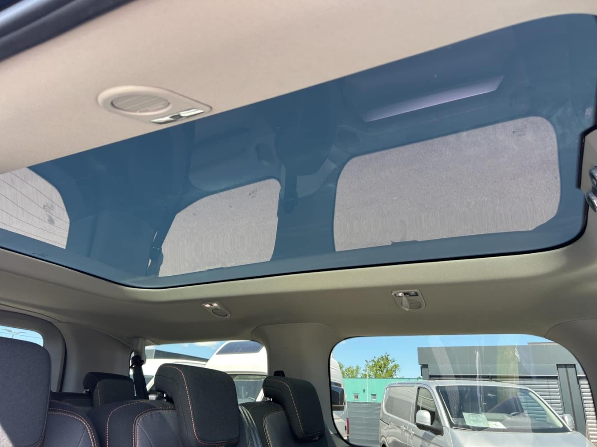 Volkswagen e-Caravelle Life