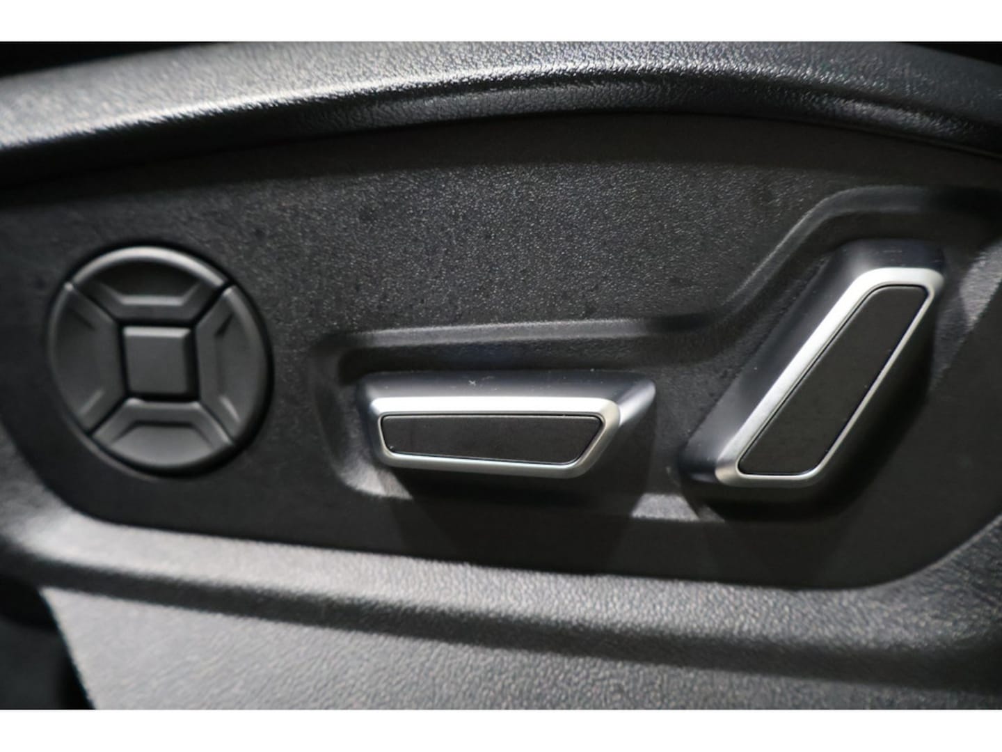 Bild über Audi Q8 SUV 50 TDI quattro tiptronic - für weitere Informationen kontaktieren Sie den Audi Partner