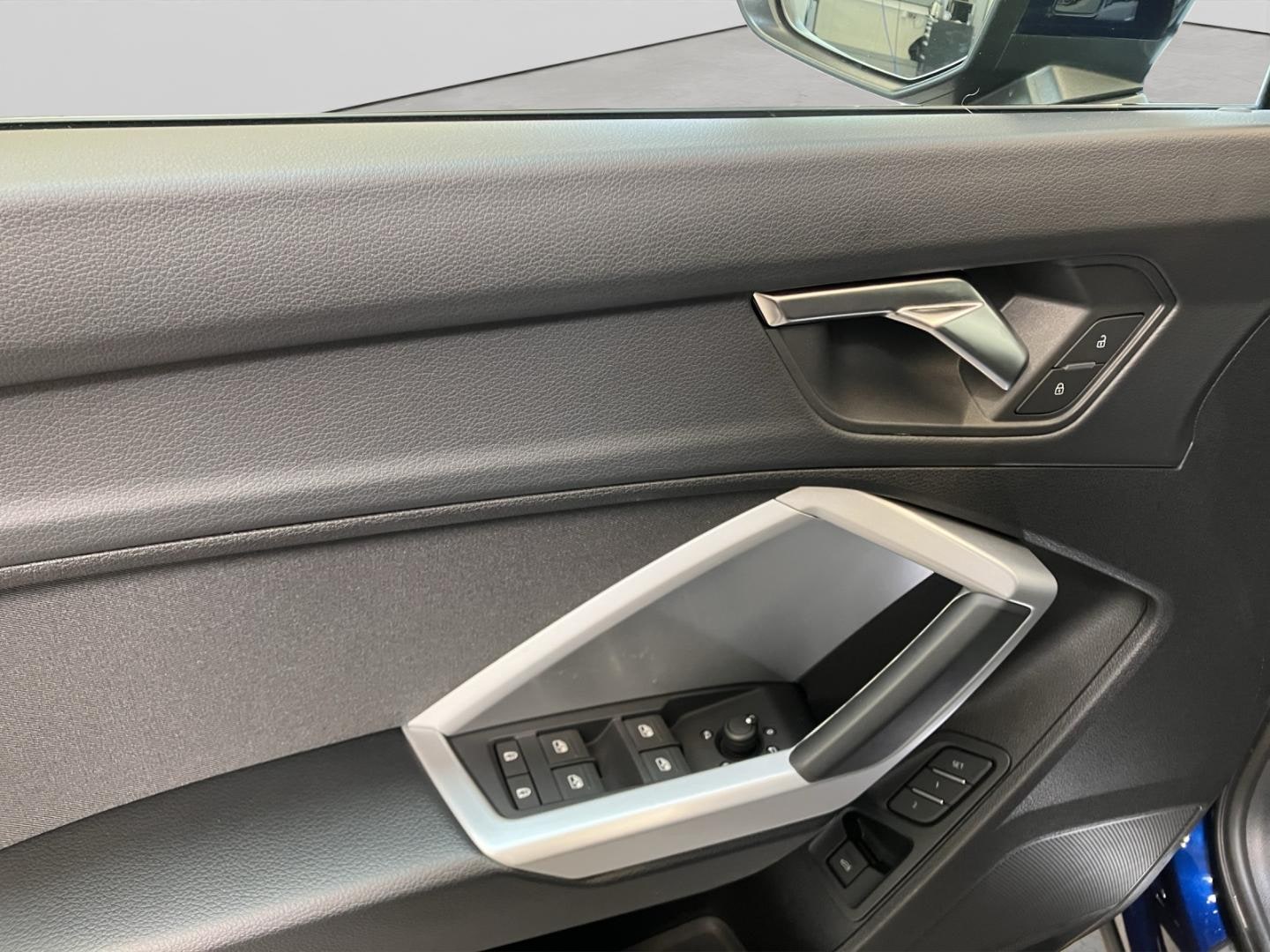 Bild über Audi Q3 S line 35 TFSI S tronic - für weitere Informationen kontaktieren Sie den Audi Partner