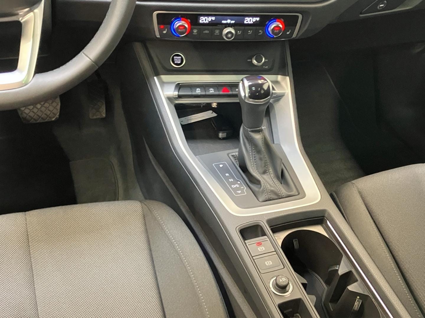 Bild über Audi Q3 S line 35 TFSI S tronic - für weitere Informationen kontaktieren Sie den Audi Partner
