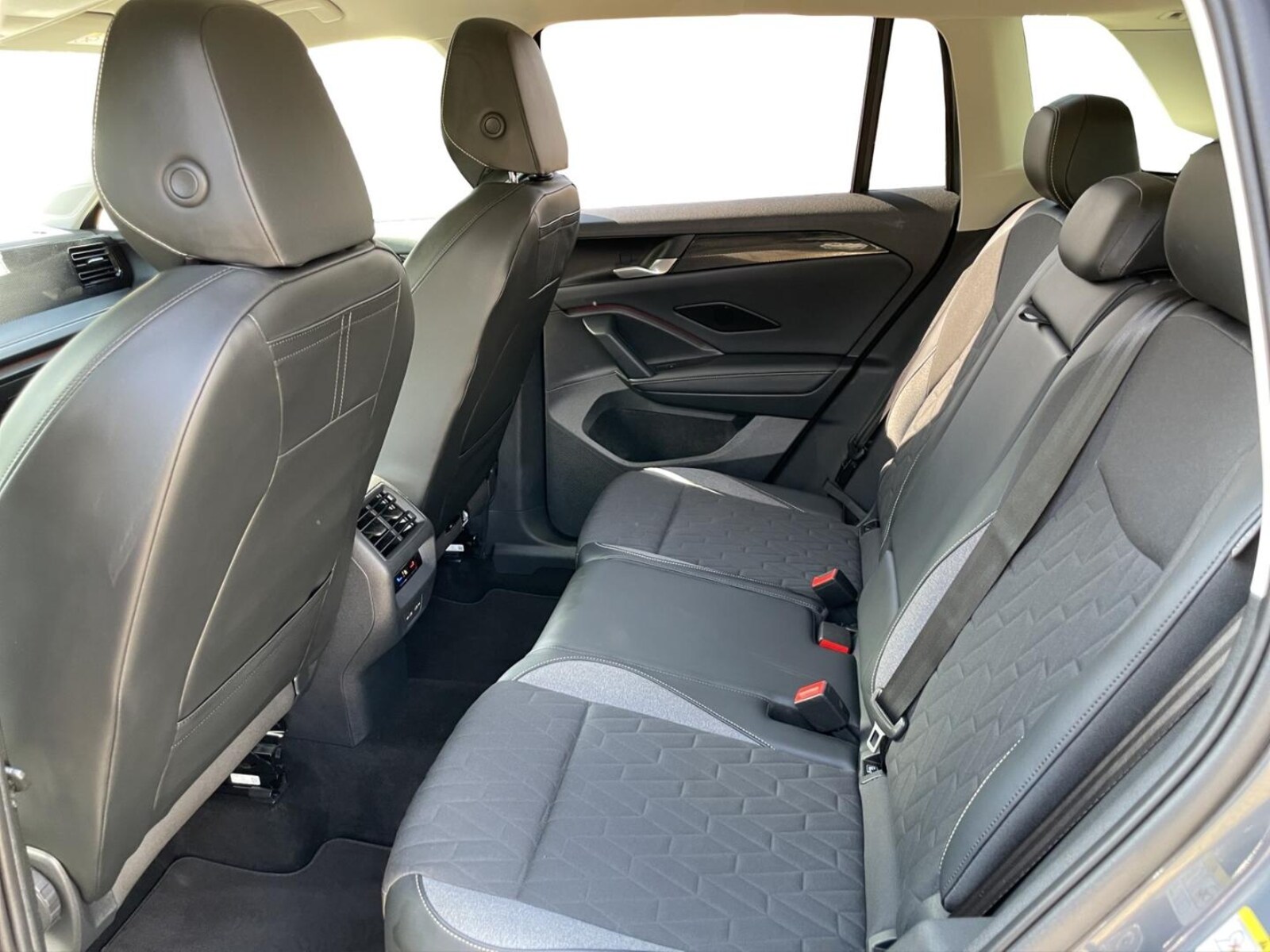 Volkswagen Tiguan – Bild 15